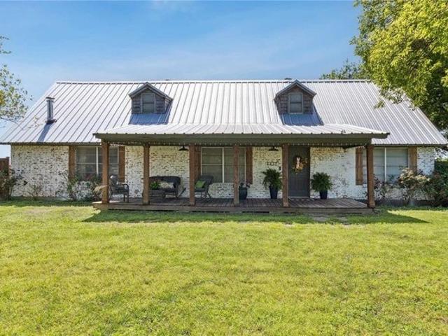 House for sale in Navarro, Texas