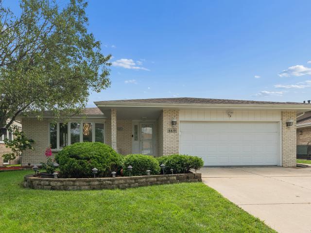 House for sale in Oak Forest, Illinois