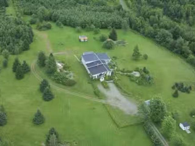 House for sale in Memphrémagog, Quebec