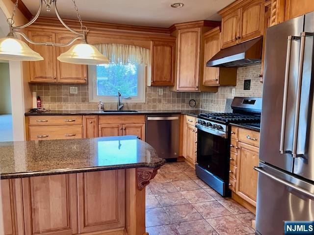 House for sale in Ridgefield, New Jersey