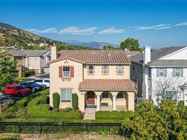 Townhouse for sale in Azusa, California