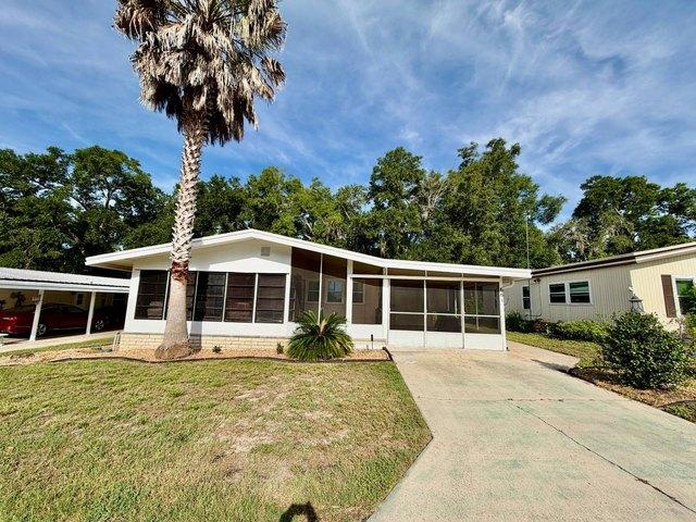 House for sale in Lady Lake, Florida