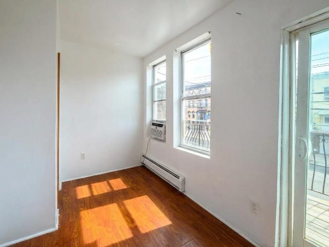 House for sale in Hudson, New Jersey