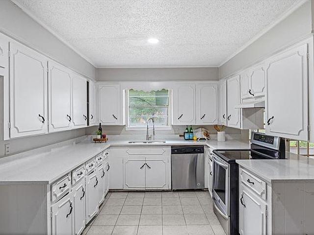 House for sale in Canton, Van Zandt County