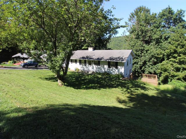 House for sale in Thornwood, New York