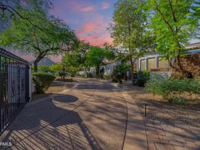 House for sale in Paradise Valley