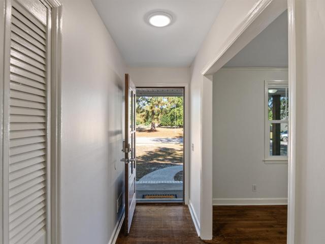 House for sale in Yorkshire, Columbia