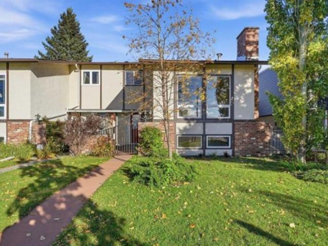 House for sale in Lakeview, Calgary