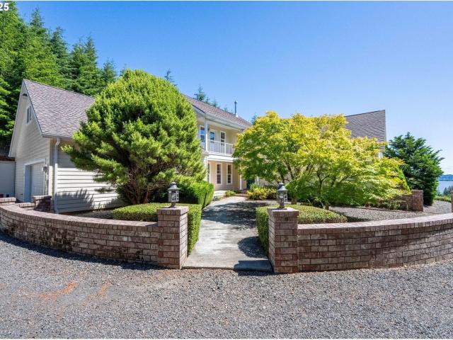 House for sale in North Bend