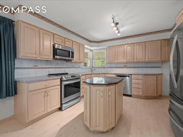 Property for rent in Lake Bluff, Illinois