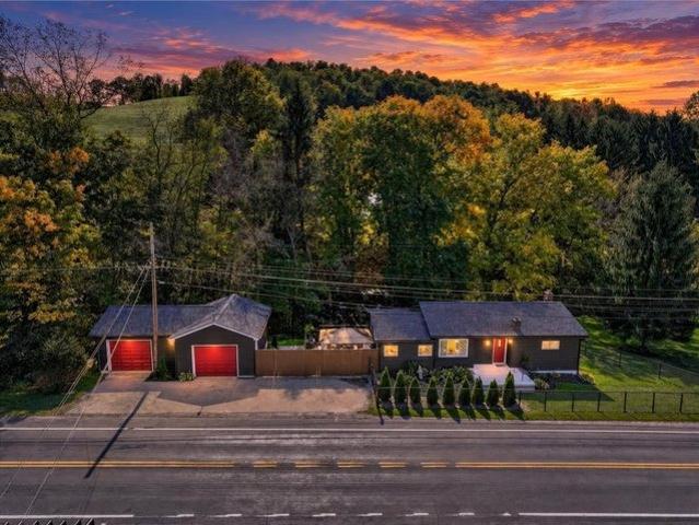 House for sale in Bulger, Smith Township