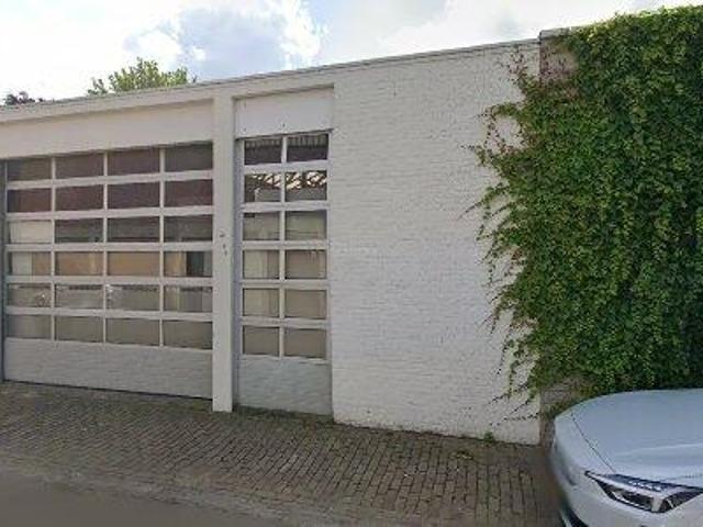 Bedrijfspand te huur in Schouwbroek, Eindhoven