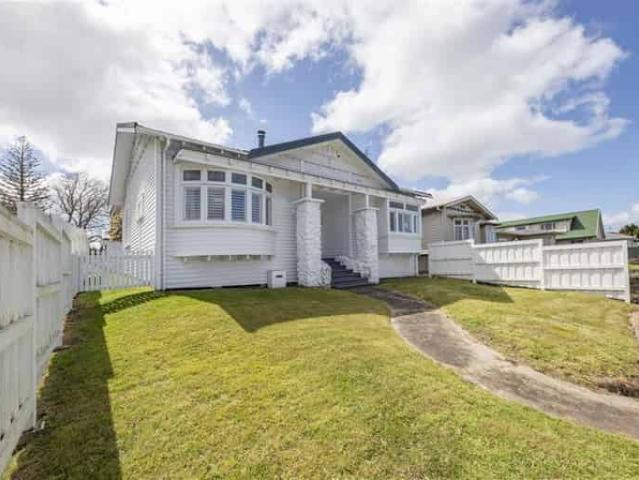 House for rent in Three Kings, Oroua County