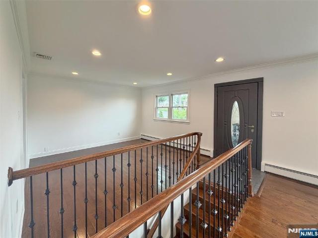House for sale in Lyndhurst, New Jersey