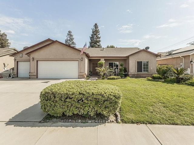 House for sale in Kingsburg, California