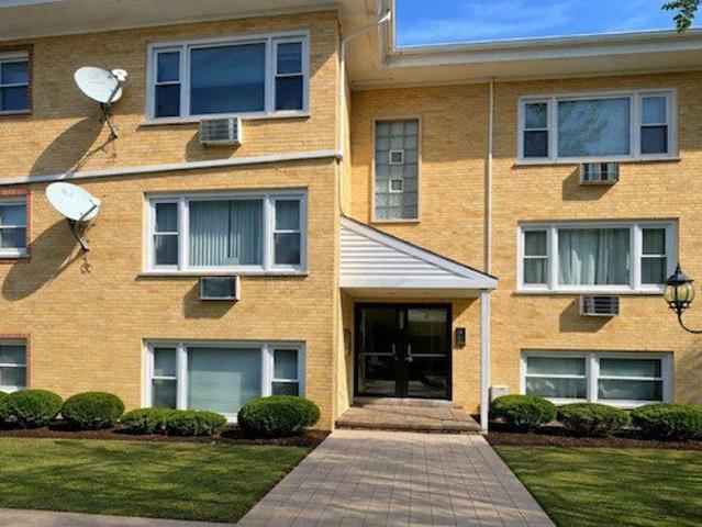 Condo for sale in Oak Lawn, Illinois