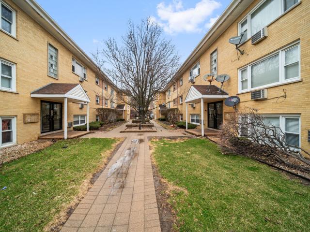 Condo for sale in Oak Lawn, Illinois