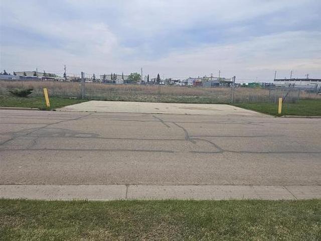 Commercial for rent in Leduc