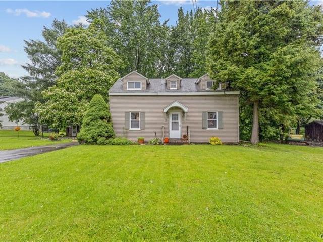 House for sale in Jamesville, New York