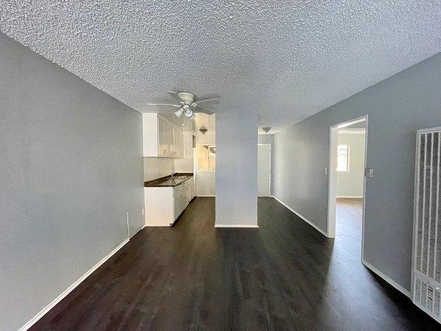 Townhouse for sale in North Hollywood Neighborhood Council District, Canoga Park
