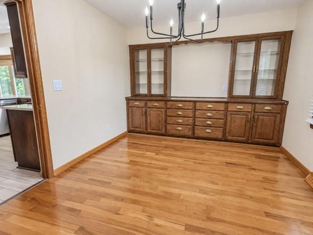 House for sale in Village Industrial District, Greendale