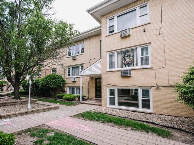 Condo for sale in Oak Lawn, Illinois
