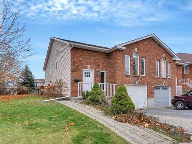 House for sale in Ontario
