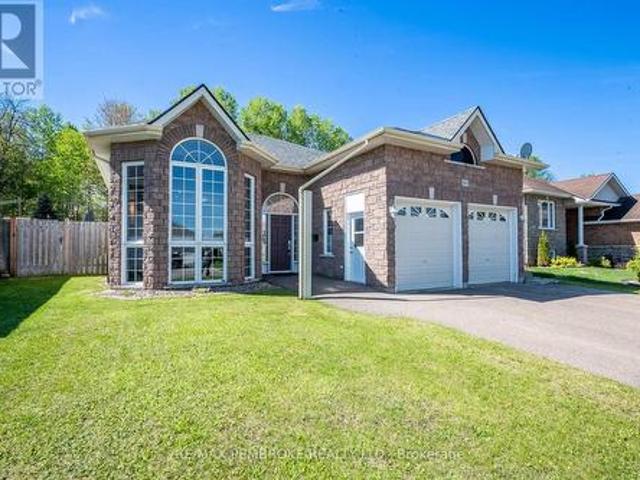 House for sale in Renfrew, Ontario