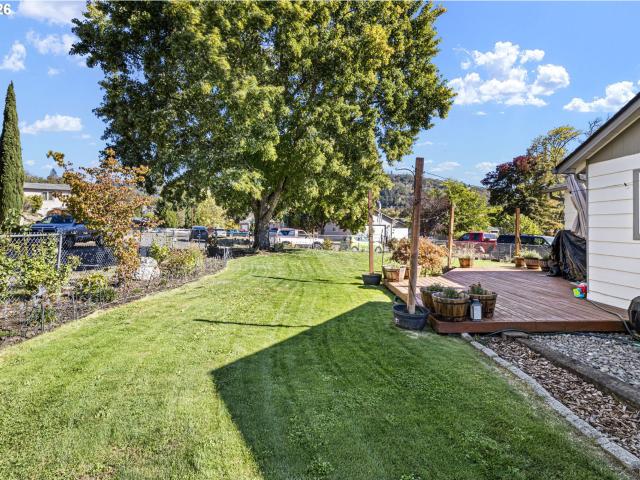 House for sale in Roseburg, Douglas County