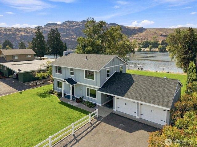 House for sale in Pateros, Washington