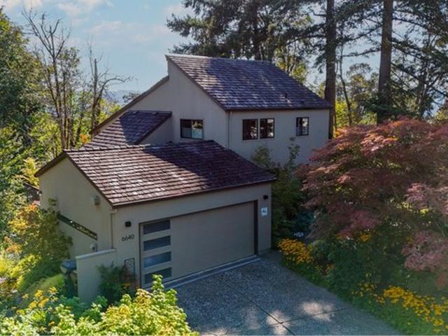 House for sale in Gladstone, Clackamas County