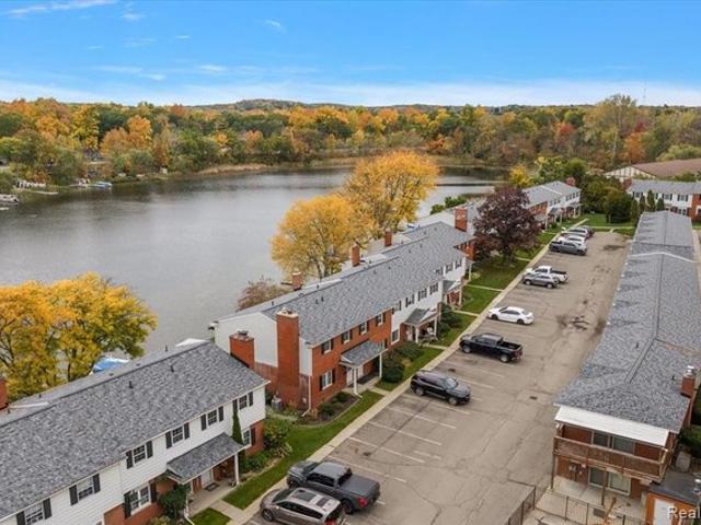 Townhouse for sale in Independence Charter Township, Oakland County