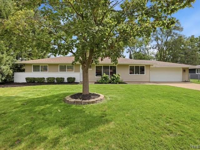 House for sale in Waterford, Michigan