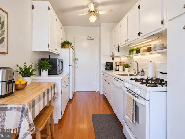 Condo for sale in Belle View, Belle Haven