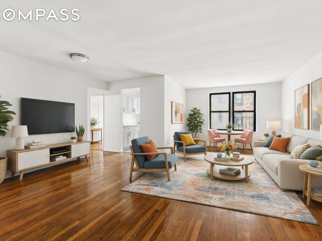 Property for sale in The Bronx, Arverne
