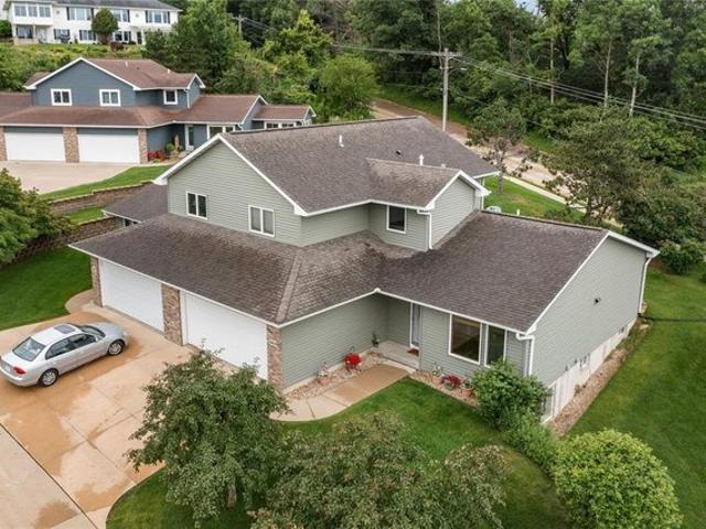 Townhouse for sale in Linn, Iowa