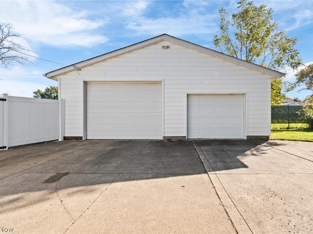 House for sale in West Brookfield, Massillon