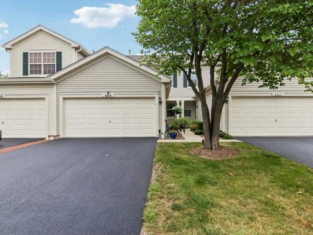 Townhouse for sale in Round Lake, Illinois