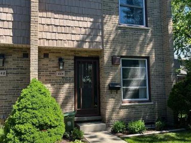 Townhouse for sale in Westmount, London