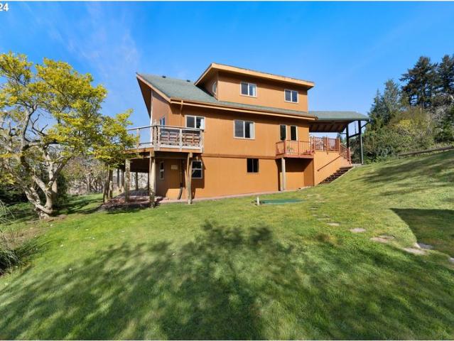 House for sale in North Bend