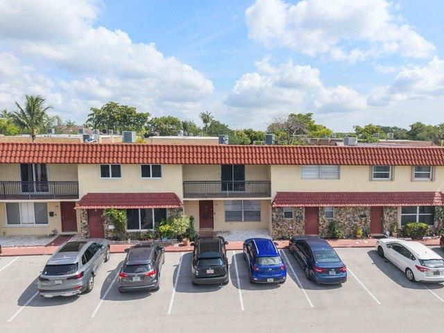 Townhouse for sale in Davie, Florida