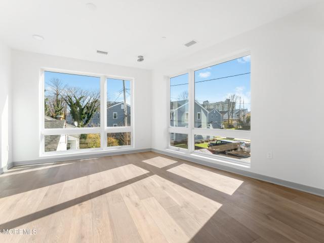 Condo for sale in Monmouth, New Jersey