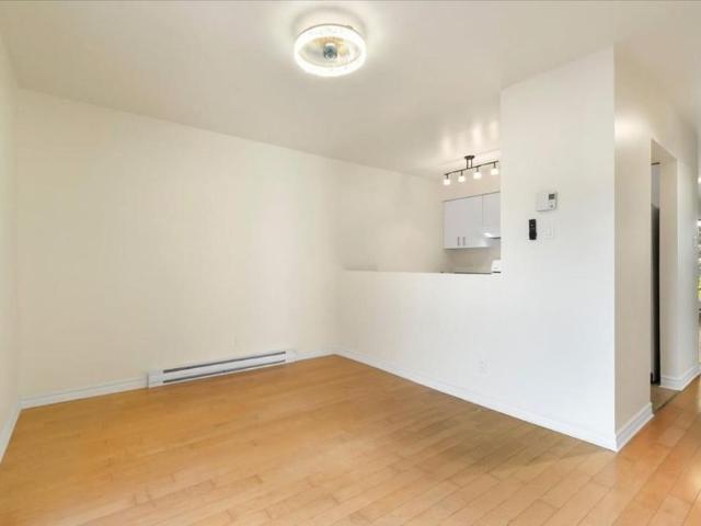 Apartment for rent in Saint-Lambert, Montérégie
