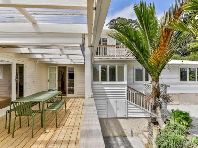 House for sale in Titirangi, Waitākere Ranges