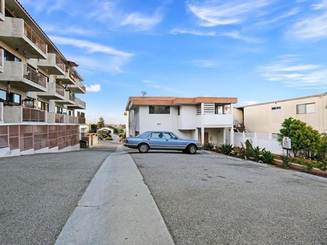 Condo for sale in Canoga Park, California