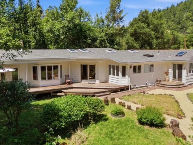 House for sale in Forest Knolls, California