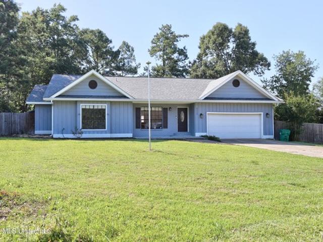 House for sale in Diamondhead, Mississippi