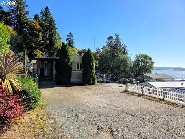 House for sale in North Bend, Coos County