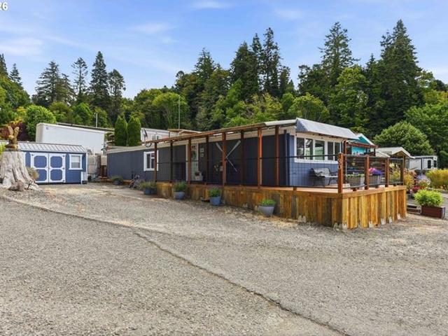 House for sale in North Bend, Coos County