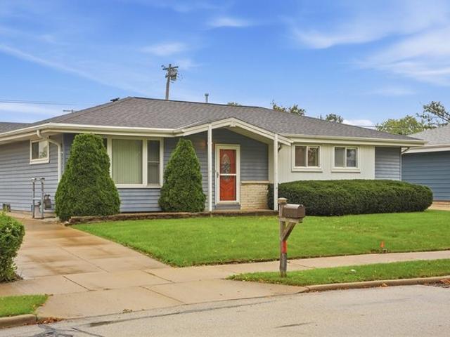 House for sale in College Heights, Oak Creek